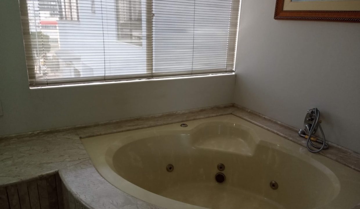 155c59a1-5905-4a37-b8dd-d2c70d737782